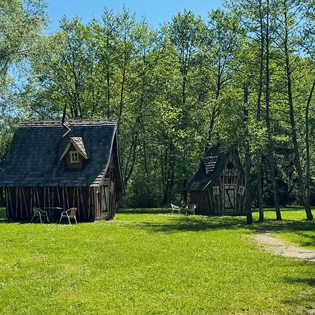 Les Lodges Du Lac Saint-Alban-de-Montbel Eksteriør bilde