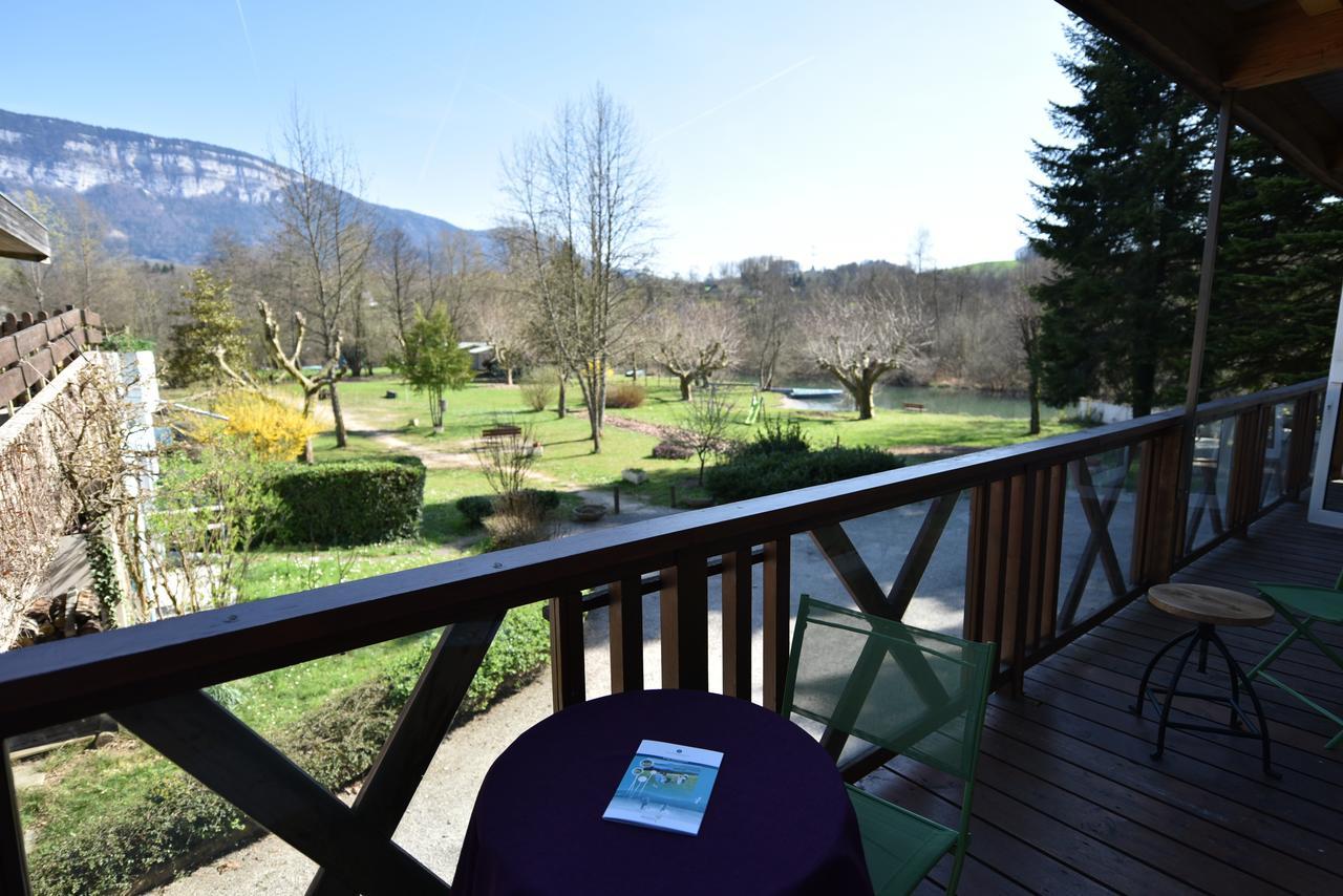 Les Lodges Du Lac Saint-Alban-de-Montbel Rom bilde