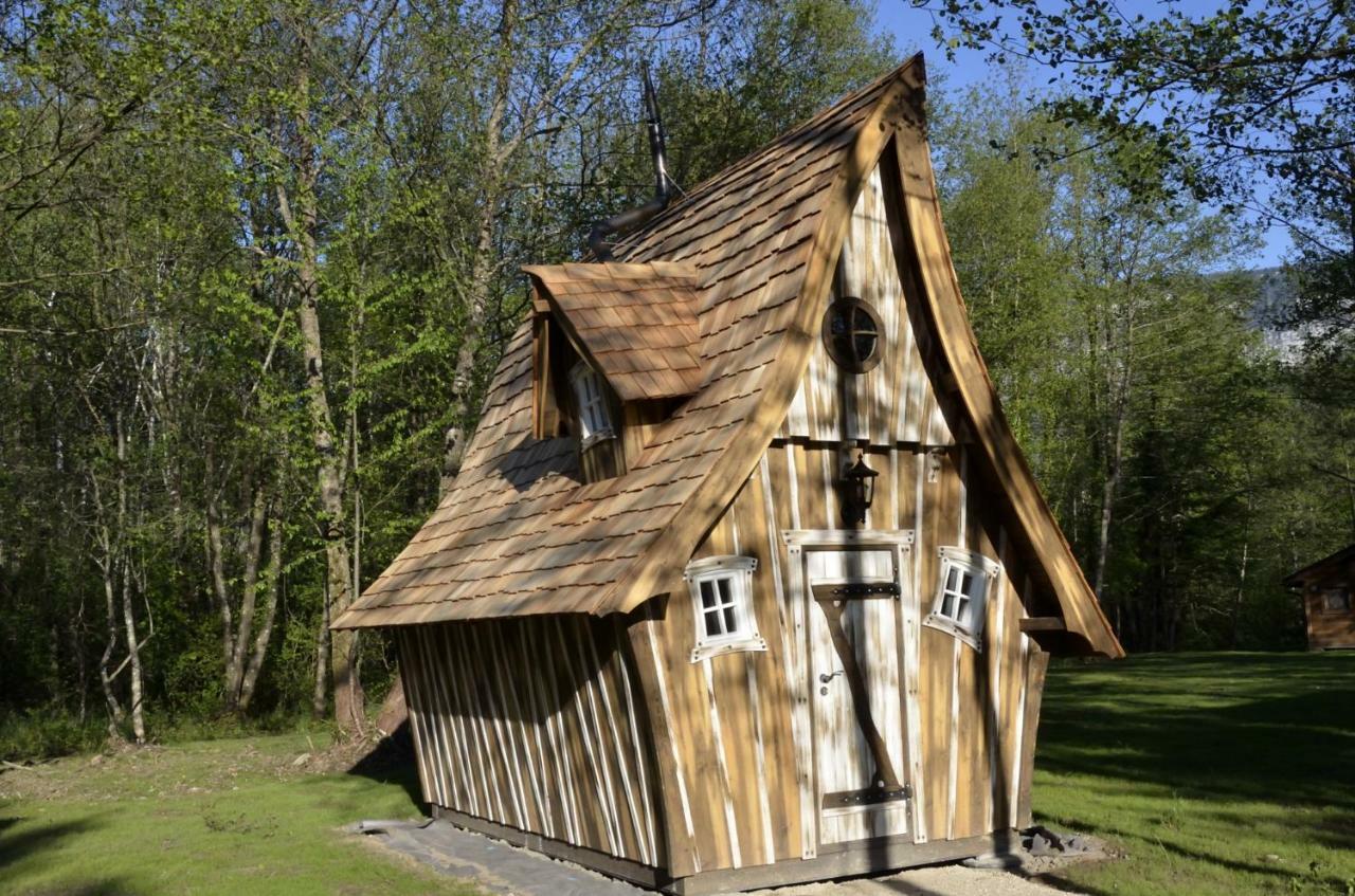 Les Lodges Du Lac Saint-Alban-de-Montbel Eksteriør bilde