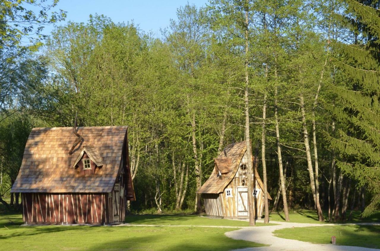 Les Lodges Du Lac Saint-Alban-de-Montbel Eksteriør bilde