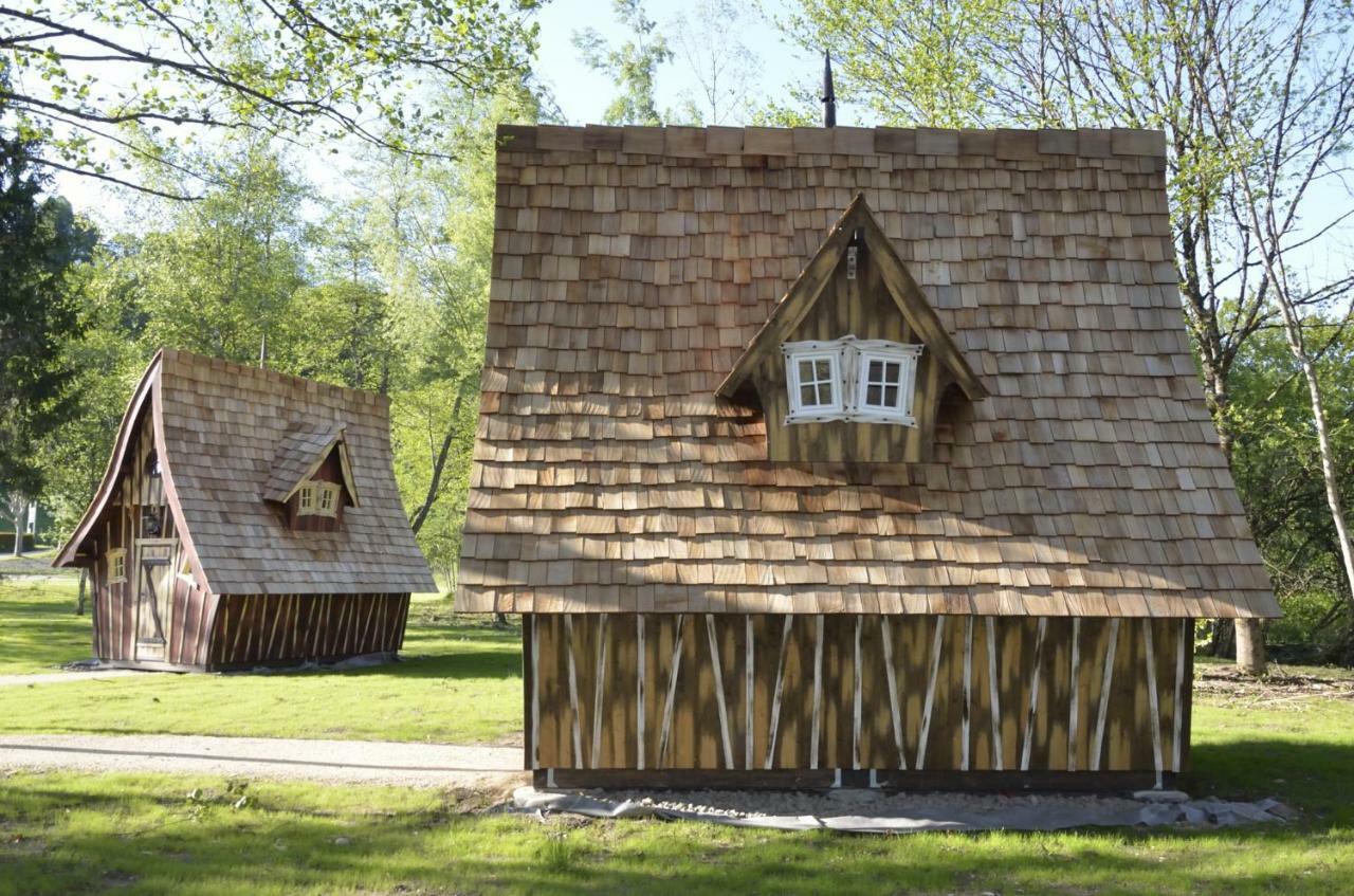 Les Lodges Du Lac Saint-Alban-de-Montbel Eksteriør bilde