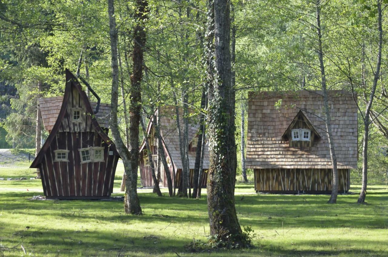 Les Lodges Du Lac Saint-Alban-de-Montbel Eksteriør bilde