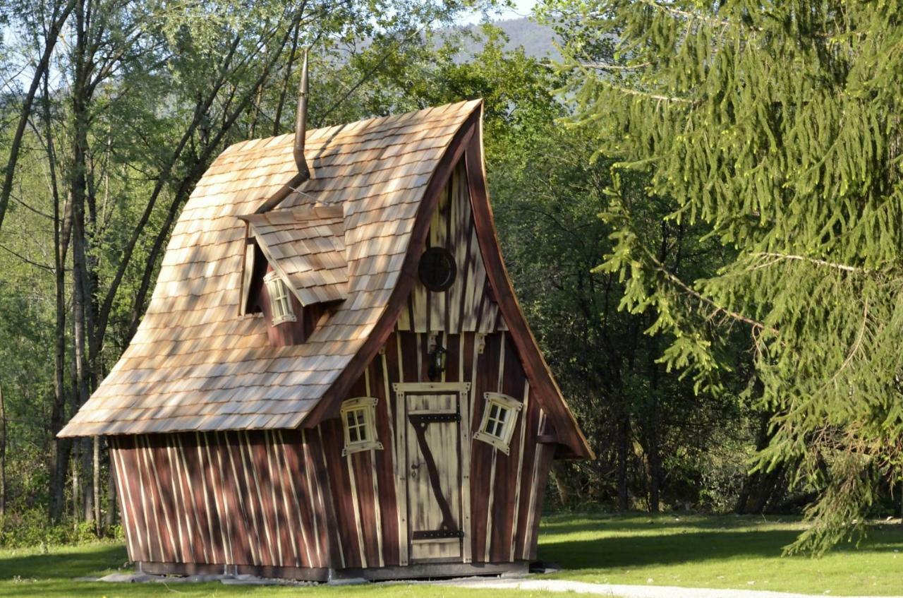 Les Lodges Du Lac Saint-Alban-de-Montbel Eksteriør bilde