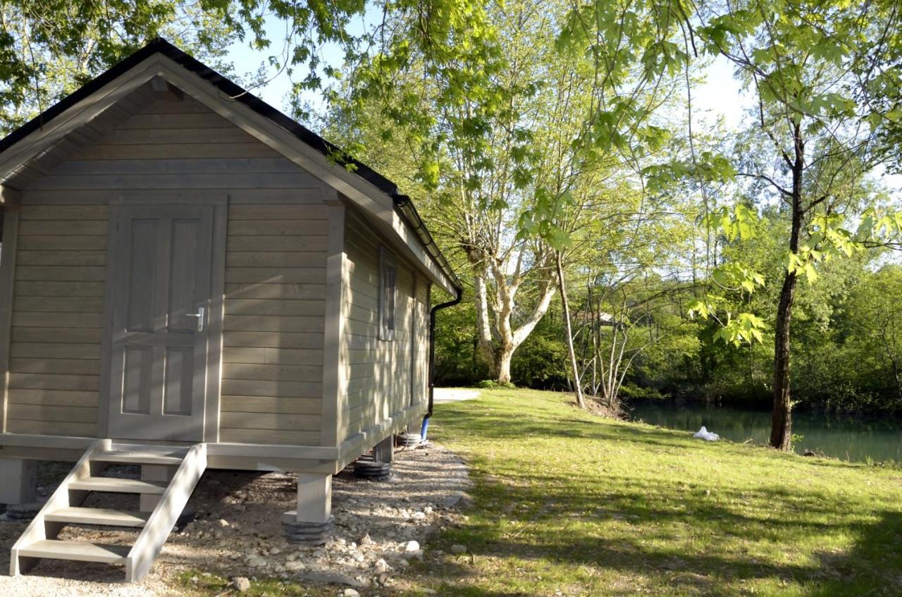 Les Lodges Du Lac Saint-Alban-de-Montbel Eksteriør bilde