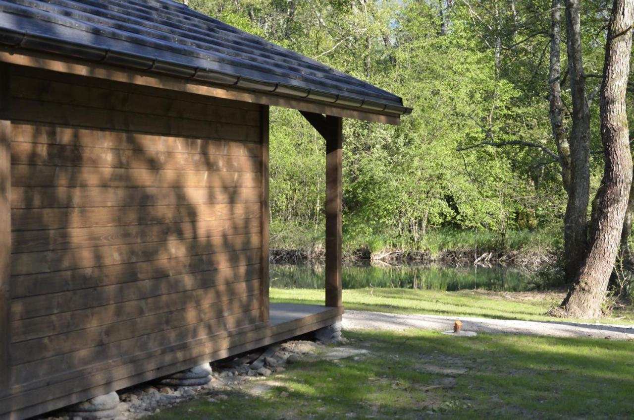 Les Lodges Du Lac Saint-Alban-de-Montbel Eksteriør bilde