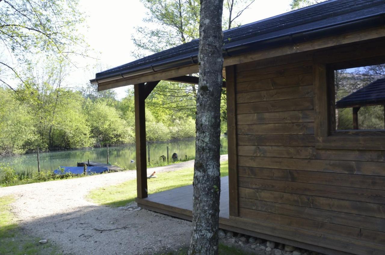Les Lodges Du Lac Saint-Alban-de-Montbel Eksteriør bilde